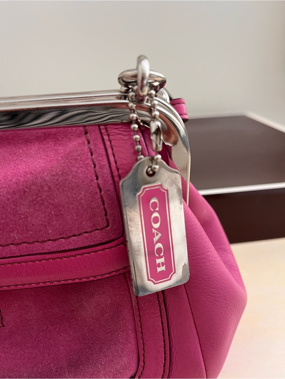 Rare Vintage Coach Pink Suede Kisslock Purse - Picture 4 of 9